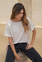 Cargar imagen en el visor de la galería, Blusa Gala Crema
