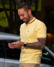 Cargar imagen en el visor de la galería, Camiseta Polo Amarillo Nerú
