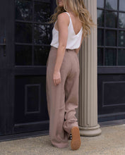Cargar imagen en el visor de la galería, Pantalón Kary Plane Camel

