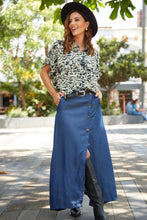 Cargar imagen en el visor de la galería, Falda Carmen Denim Oscuro
