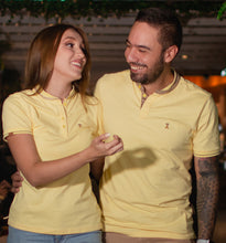 Cargar imagen en el visor de la galería, Camiseta Polo Amarillo Nerú
