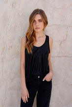 Cargar imagen en el visor de la galería, Blusa Susi Negro
