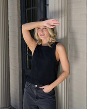 Cargar imagen en el visor de la galería, Blusa Cata Plane Black

