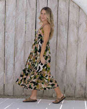 Cargar imagen en el visor de la galería, Vestido Cereza Sakura
