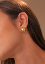 Cargar imagen en el visor de la galería, Aretes Sol
