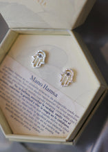 Cargar imagen en el visor de la galería, Aretes Mano Hamsa Con Piedra
