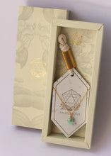 Cargar imagen en el visor de la galería, Collar Esmeralda
