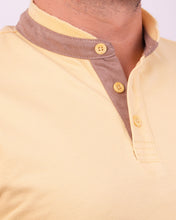 Cargar imagen en el visor de la galería, Camiseta Polo Amarillo Nerú
