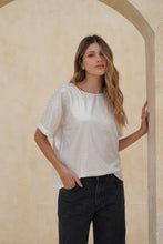 Cargar imagen en el visor de la galería, Blusa Gala Crema
