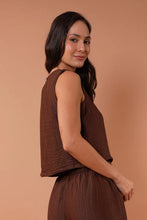 Cargar imagen en el visor de la galería, Blusa Catrina Brown
