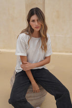 Cargar imagen en el visor de la galería, Blusa Gala Crema
