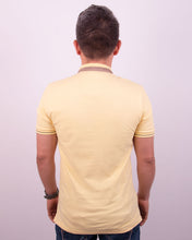 Cargar imagen en el visor de la galería, Camiseta Polo Amarillo Nerú
