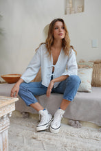 Cargar imagen en el visor de la galería, Blusa Tauro Azul
