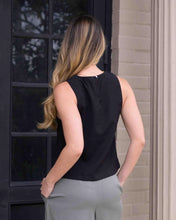 Cargar imagen en el visor de la galería, Blusa Cata Plane Black
