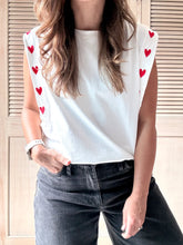 Cargar imagen en el visor de la galería, Básica Manga Sisa Pasadena Marfil Bordada Corazones
