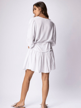 Cargar imagen en el visor de la galería, Vestido Abril Blanco
