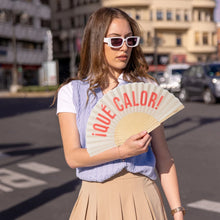 Cargar imagen en el visor de la galería, Abanico "Qué calor" beige
