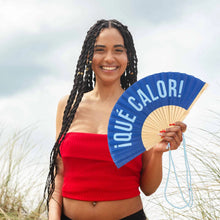 Cargar imagen en el visor de la galería, Abanico "Qué calor" azul

