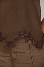 Cargar imagen en el visor de la galería, BLUSA BORDADA CON ENCAJE
