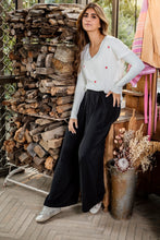 Cargar imagen en el visor de la galería, PANTALÓN ELEGANTE BOTA AMPLIA Y PRENSE SUSY
