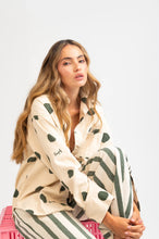 Cargar imagen en el visor de la galería, CHAQUETA PRINT LUNARES
