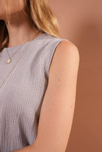 Cargar imagen en el visor de la galería, Blusa Omara Gris
