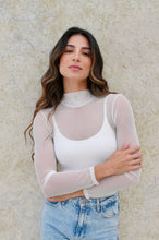 Cargar imagen en el visor de la galería, Buzo Tarek Blanco
