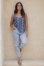 Cargar imagen en el visor de la galería, Blusa Avila Indigo
