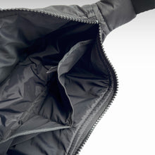Cargar imagen en el visor de la galería, Bolso Banana Nuquí Negro
