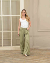 Cargar imagen en el visor de la galería, Pantalon Wimper Plane Verde
