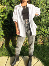 Cargar imagen en el visor de la galería, CAMISA OVERSIZED BLANCO

