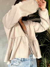 Cargar imagen en el visor de la galería, CAMISA ABIERTA TEJIDA GALLETA CON CORDON AMARRE
