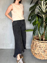 Cargar imagen en el visor de la galería, CAMISA GAMUZADA BEIGE
