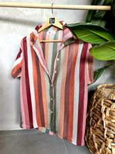 Cargar imagen en el visor de la galería, CAMISA TEJIDA RAYAS
