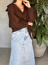 Cargar imagen en el visor de la galería, CAMISA AMARRE CUELLO INFALTABLE
