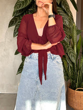 Cargar imagen en el visor de la galería, CAMISA TRANSPARENCIA CORTA CON AMARRE Y BOLEROS
