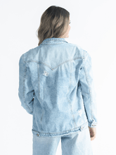 Cargar imagen en el visor de la galería, Chaqueta Maja Indigo Claro Con Rotos

