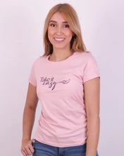 Cargar imagen en el visor de la galería, Camiseta rosada estampada
