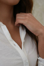 Cargar imagen en el visor de la galería, Camisa Mar Marfil
