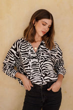 Cargar imagen en el visor de la galería, Camisa Siria Animal
