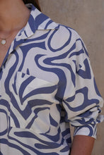 Cargar imagen en el visor de la galería, Camisa Siria Azul
