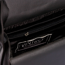 Cargar imagen en el visor de la galería, Cartera Dandy Negro Con Cargadera En Cadena
