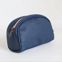 Cargar imagen en el visor de la galería, Cosmetiquera Banana Azul Oscuro
