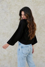 Cargar imagen en el visor de la galería, Blusa Tauro Negro
