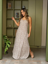 Cargar imagen en el visor de la galería, Vestido Isabella BaIi Taupé
