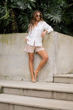 Cargar imagen en el visor de la galería, CAMISA ALBA BLANCA
