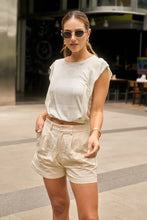 Cargar imagen en el visor de la galería, CAMISETA FIORELLA BEIGE

