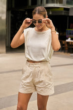 Cargar imagen en el visor de la galería, CAMISETA FIORELLA BEIGE

