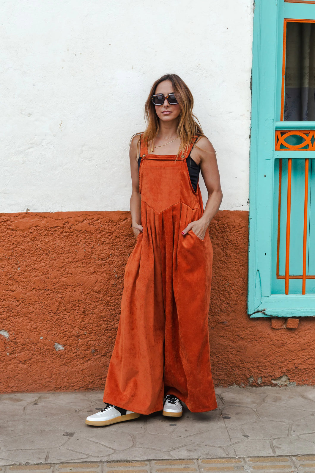 Overall Étnica corduroy sin mangas con bolsillos - Zapote