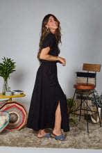 Cargar imagen en el visor de la galería, Vestido Étnica Largo con mangas y aberturas frontales - Negro
